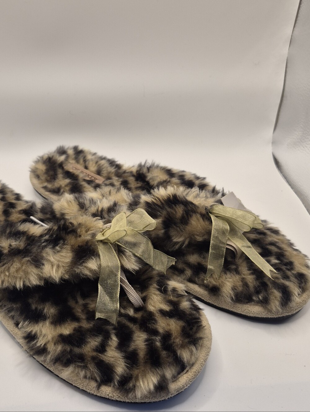 JOE BOXER leopard-print fuzzy open-toe thong slippers NWT